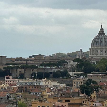 Penthouse Apartment With Terrace Close To Vatican Rome Exterior photo