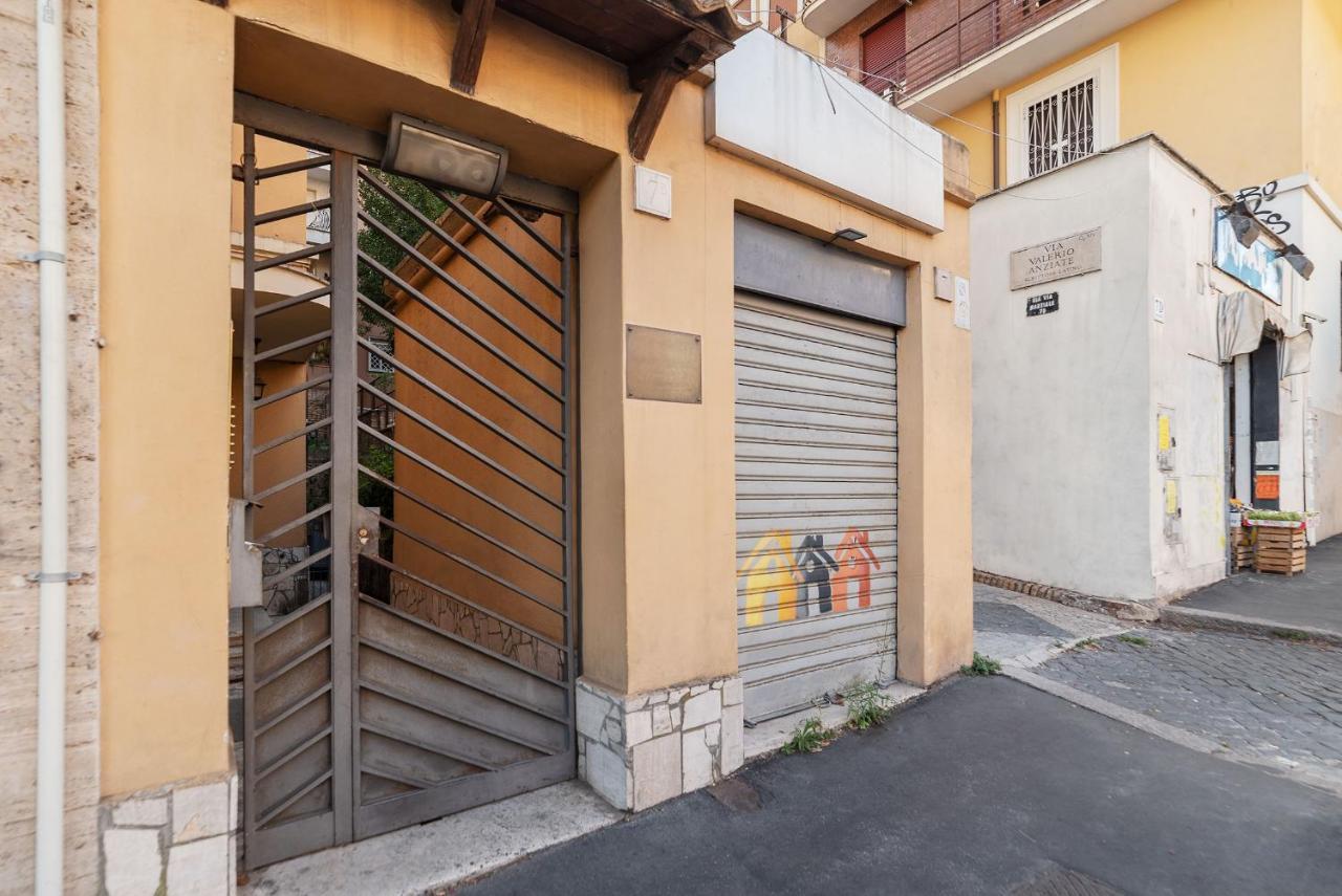 Penthouse Apartment With Terrace Close To Vatican Rome Exterior photo
